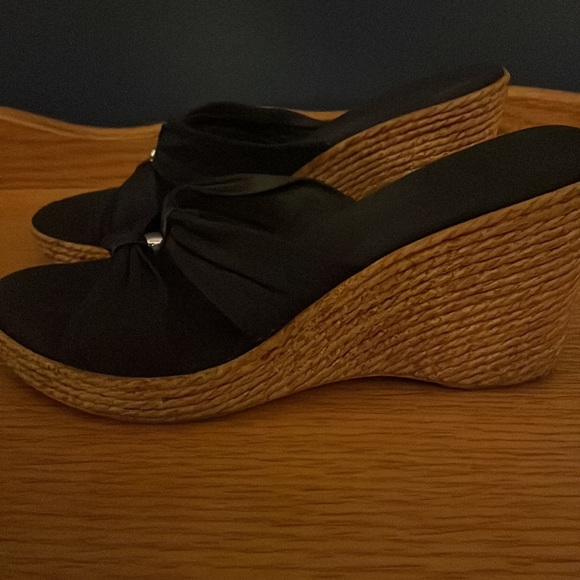 Sandles - Picture 3 of 6